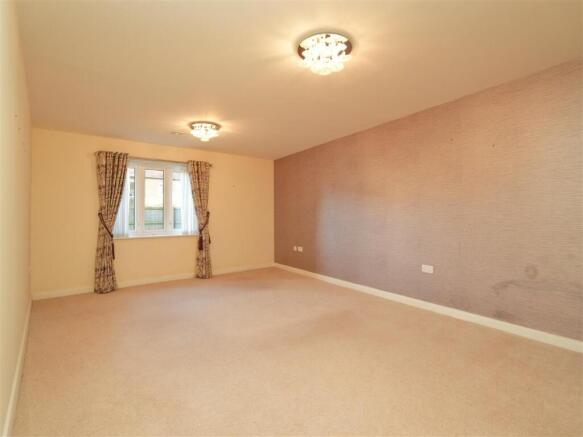2 bed Retirement Property for sale Image 6