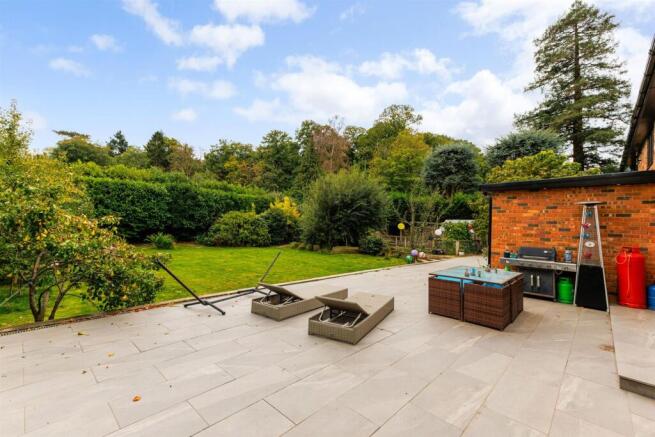 96864_15-Holmes-Close (39)_low.jpg