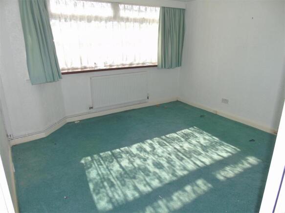 Bed1.JPG