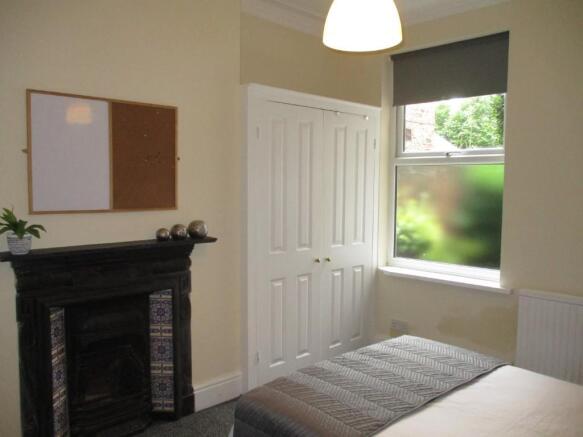 1 bed House Share to rent Image 9
