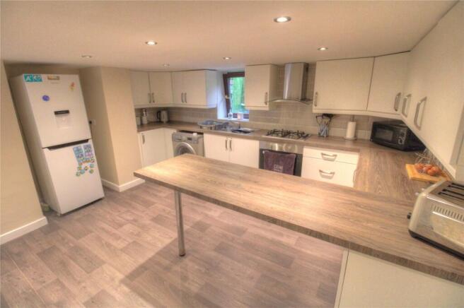 2 bed End of Terrace to rent Image 6