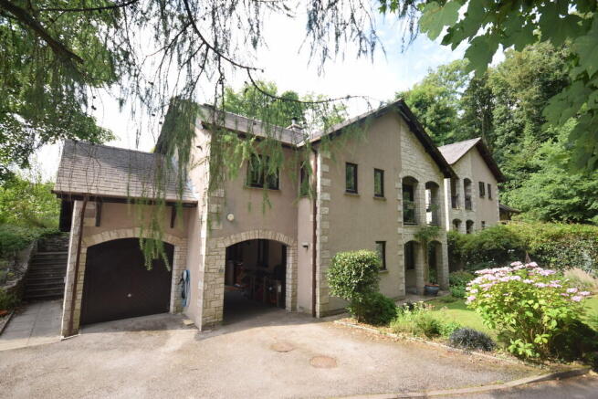 FRONTAGE