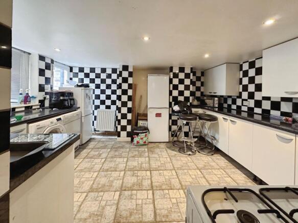 2 bed Terraced for sale Image 3