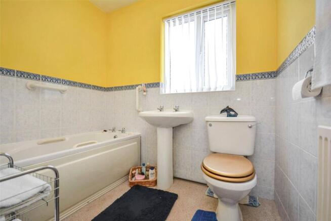 2 bed Apartment for sale Image 7