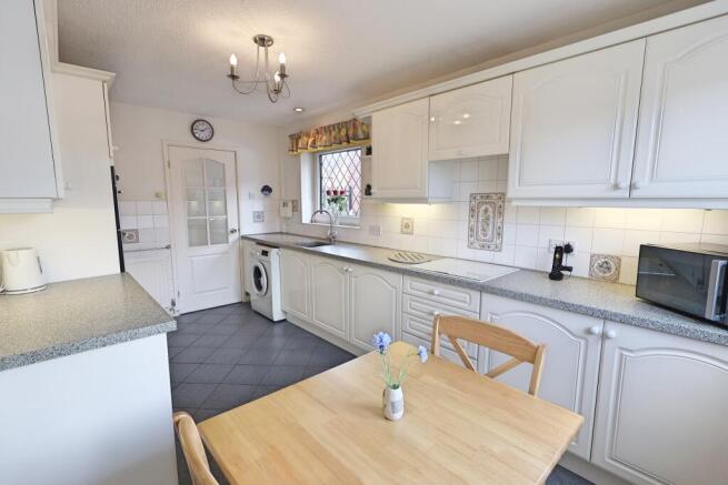 2 bed Detached Bungalow for sale Image 4