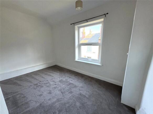 2 bed Terraced to rent Image 9