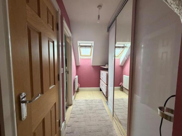 3 bed Town House to rent Image 10