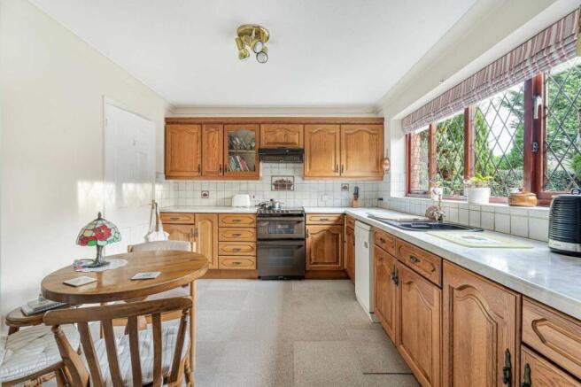 2 Churchfields, Staverton