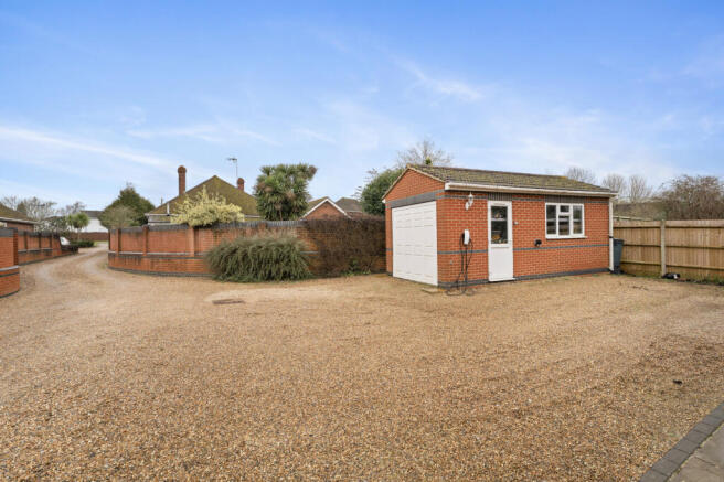 Garage & Parking
