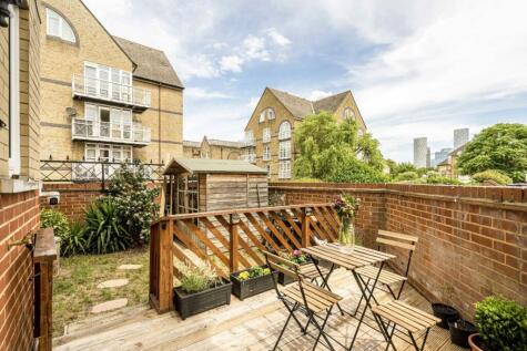 Garter Way, Rotherhithe