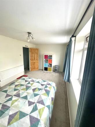 Master bedroom 1 .jpg