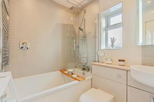 3 bed Semi-Detached for sale Image 10