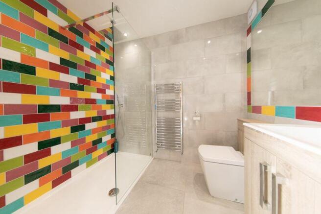 Master bedroom en-suite