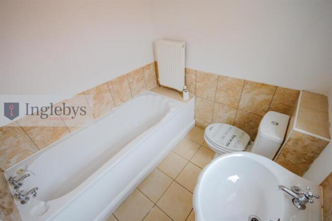 3 bed Terraced to rent Image 5