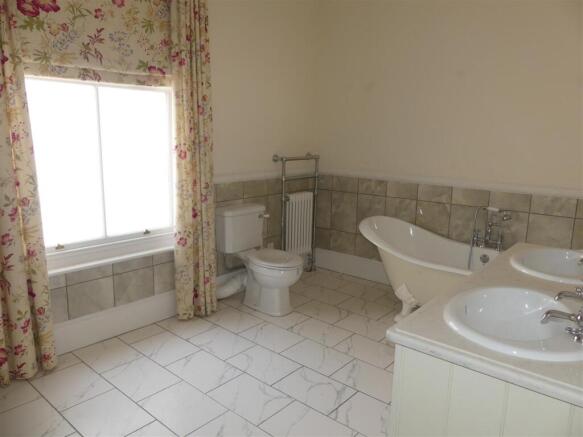 En-Suite Bathroom.JPG