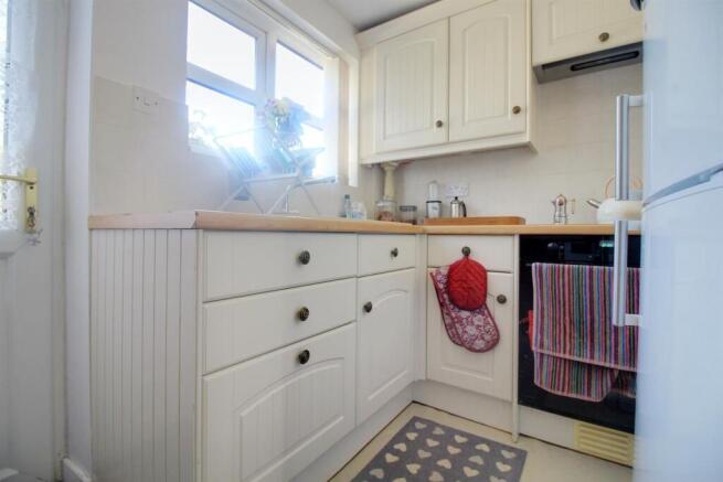 Kitchen 2.jpg