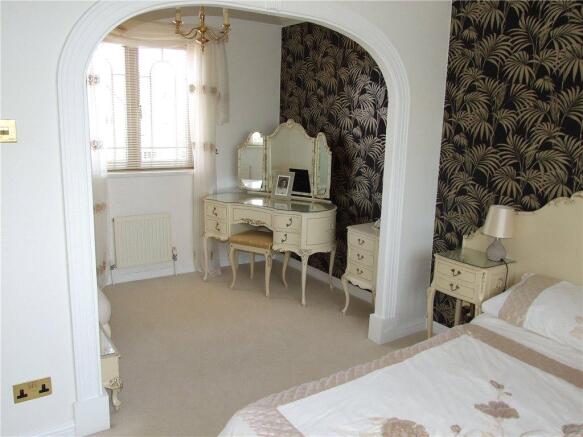 Dressing Area/Bed 4