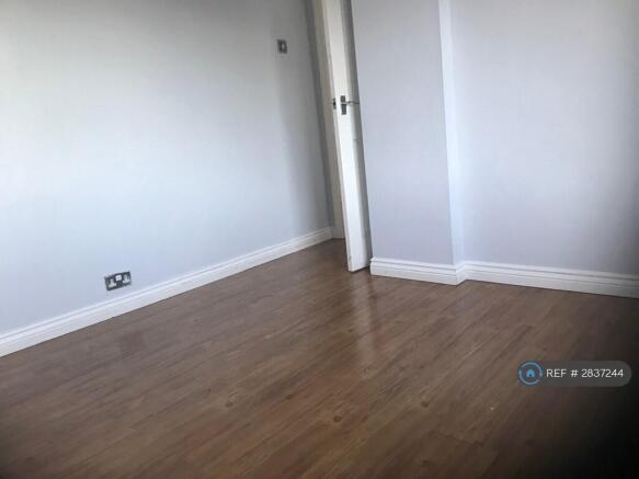 3 bed Semi-Detached to rent Image 8