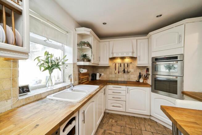 2 bed Semi-Detached for sale Image 5