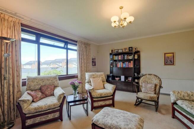 70 Belstane Rd, Carluke ML8 4BG-26.jpg