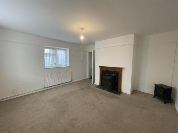 LIVING ROOM.jpg