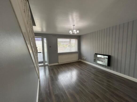 3 bed Semi-Detached to rent Image 4