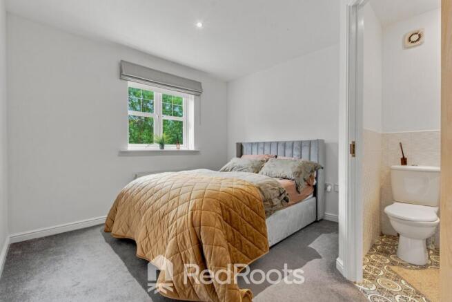 2 bed Apartment for sale Image 7