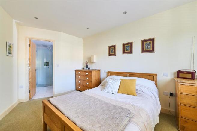 9 Midland Close-30.jpg