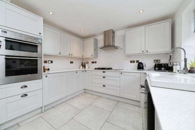 4 bed Detached for sale Image 4