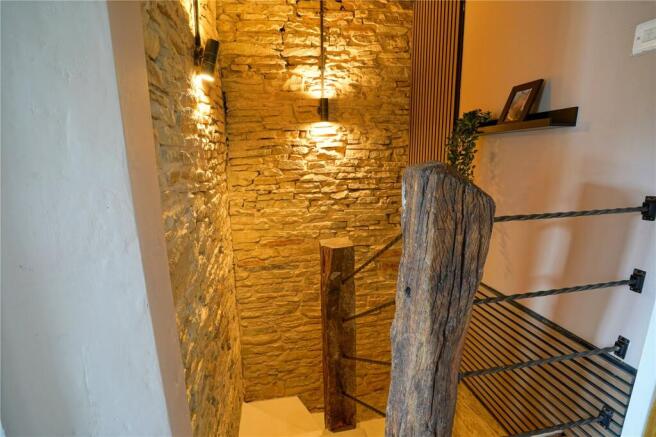 2 bed Terraced for sale Image 9
