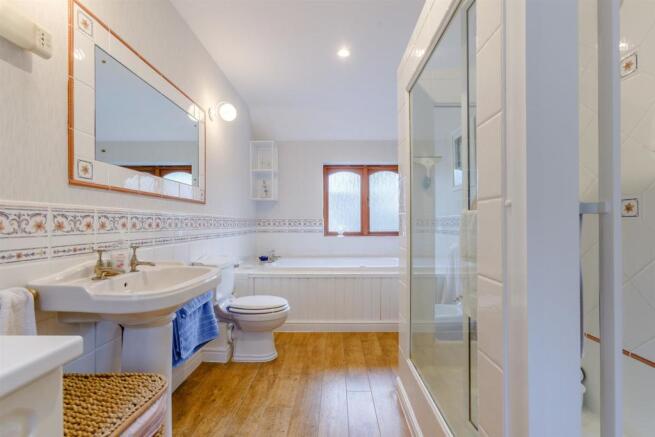 8482061-interior44.jpg