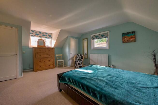 bed1.jpg
