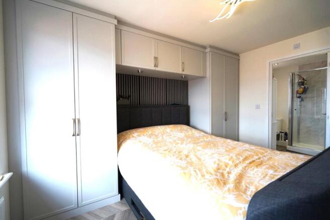 2 bed Flat for sale Image 10