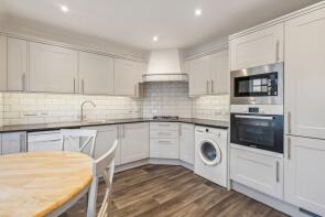19, The Chyne, Gerrards Cross SL9 8HZ