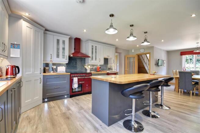 Kitchen / dining room