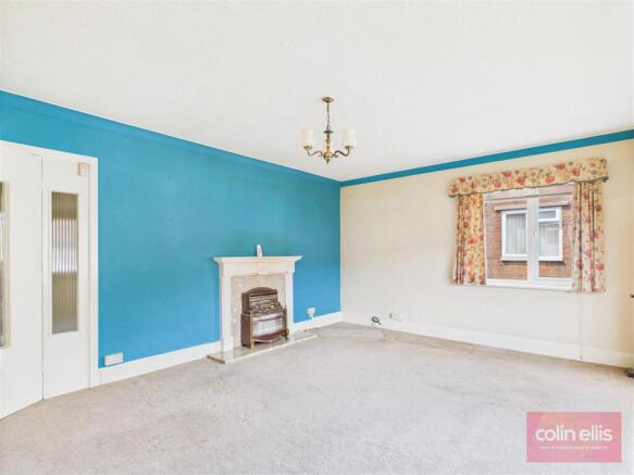 2 bed Flat for sale Image 4