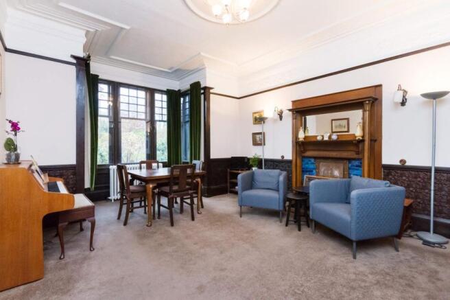 Formal Dining/Lounge