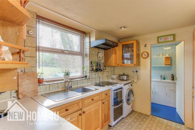 KITCHEN: