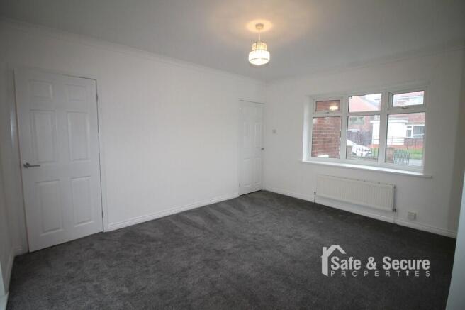 Living Room (2)