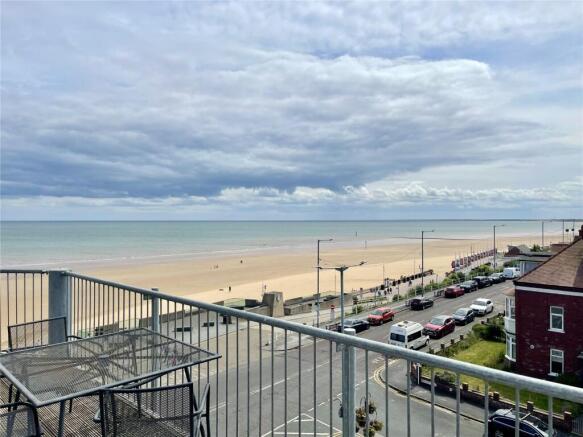 2 bed Penthouse for sale Image 10