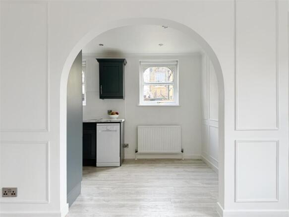 2 bed Flat for sale Image 11