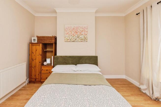 2 bed Terraced for sale Image 6