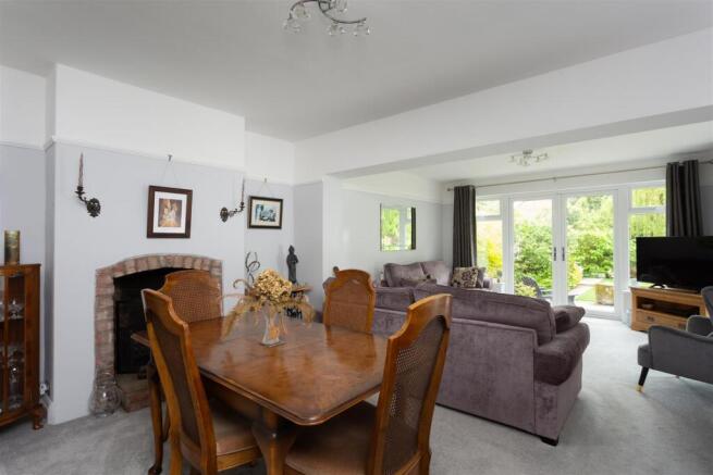 3 bed Semi-Detached for sale Image 4
