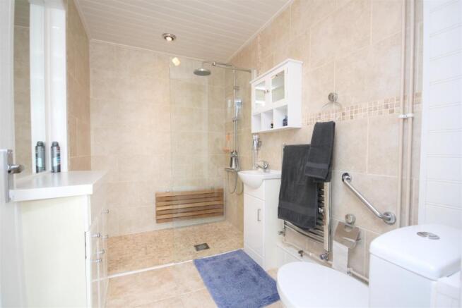 Shower Room.JPG