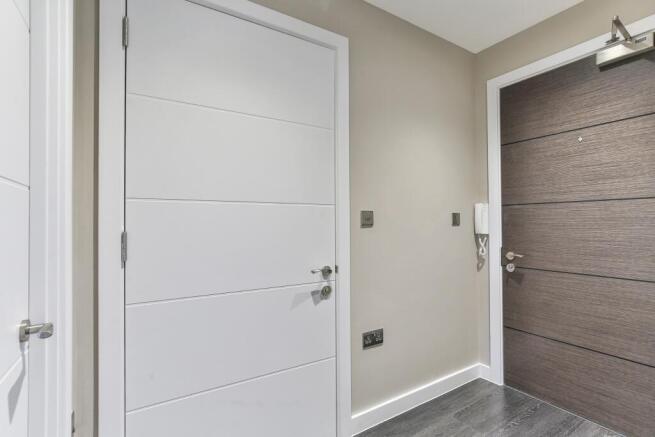 1 bed Apartment to rent Image 5