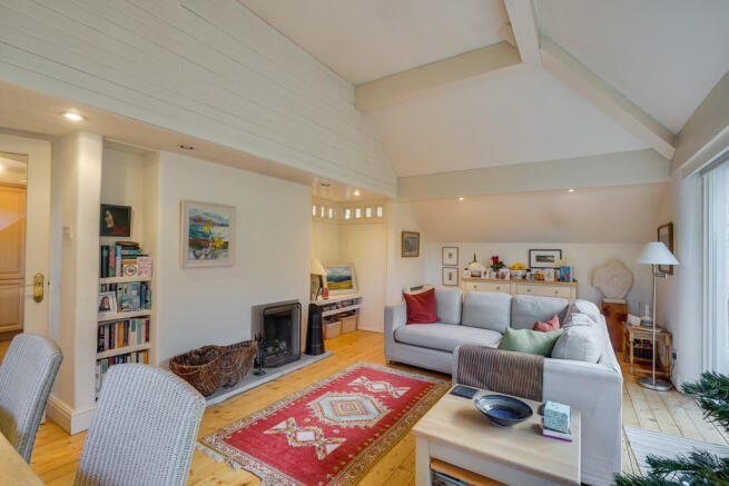 Cottage Living Ro...