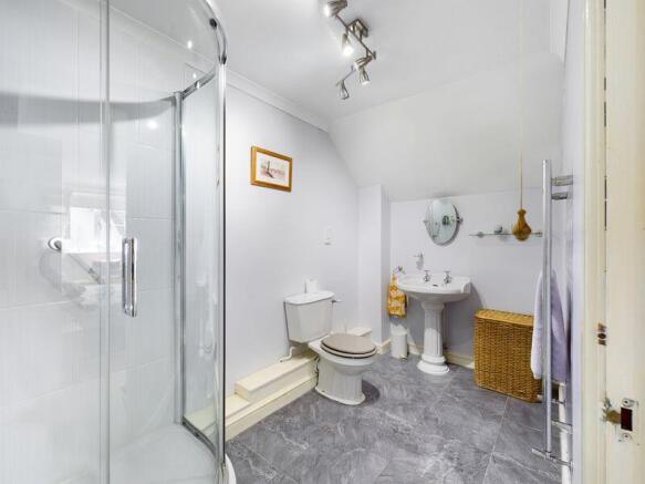 en-suite shower room