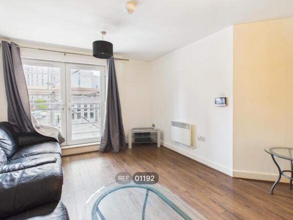 2 bed Apartment to rent Image 6