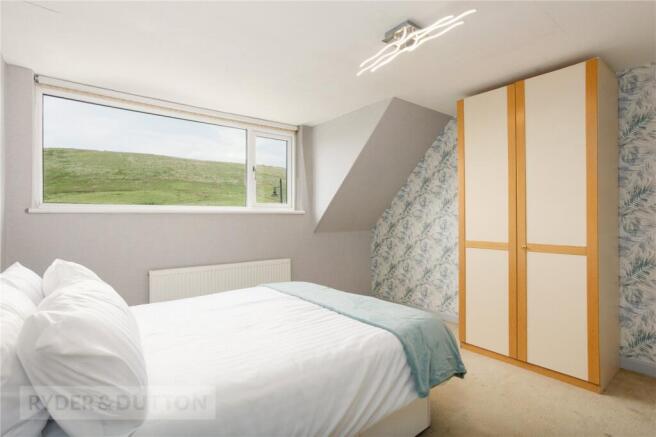 4 bed Detached Bungalow for sale Image 11