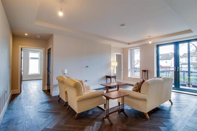 2 bed Flat for sale Image 12